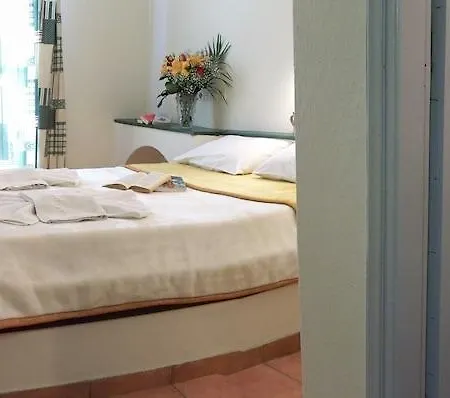 Hotel apartamentowy Jason & Naxos City
