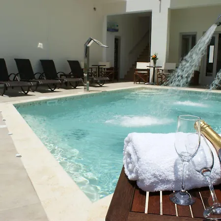 Jason & 3* Naxos City